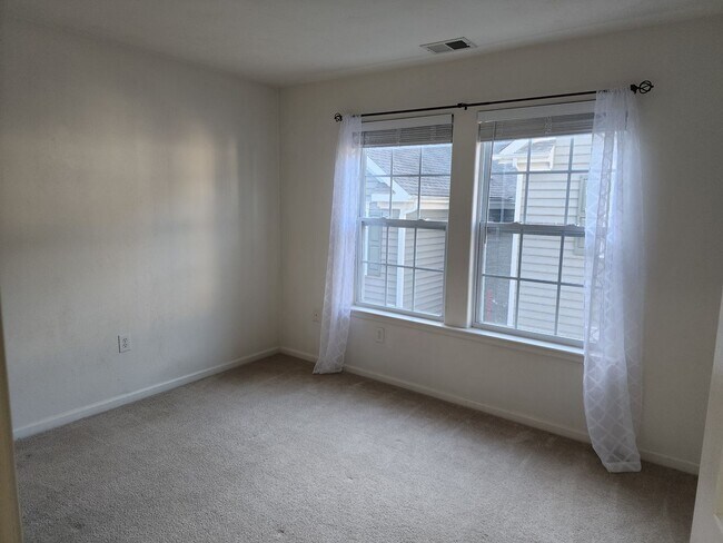 Building Photo - Beautiful Luxury Townhome in New Kent County