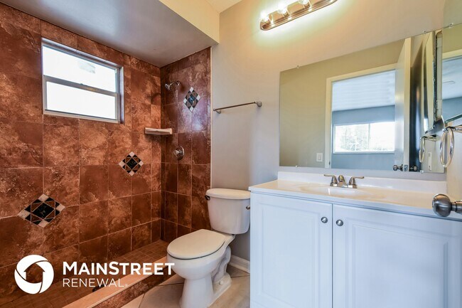 Building Photo - 1122 SE 17th St