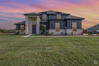 Building Photo - 180 Crystal Lk Ln