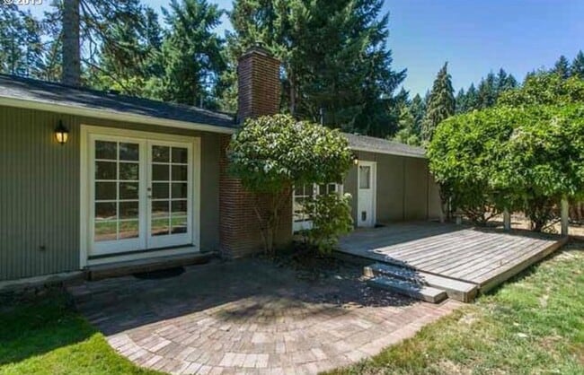 Building Photo - Updated Lake Oswego Home with Hardwood Floors, Large Deck & Owner-Paid Landscaping