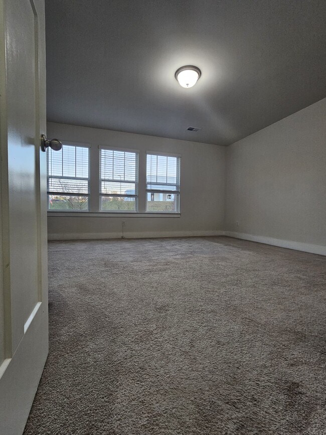 Building Photo - 114 Lerner Ct