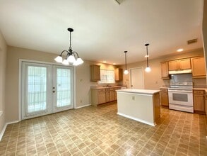 Building Photo - 10038 Silverbrook Pl