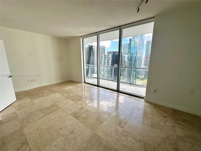 Building Photo - 1060 Brickell Ave