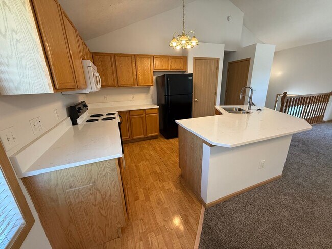 Building Photo - Nice Family Home in Great Neighborhood