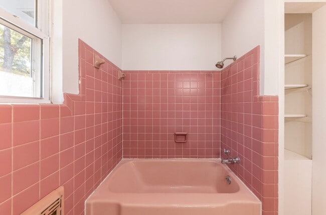 Building Photo - Welcome home!