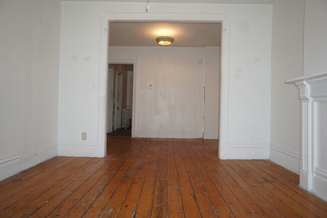 Building Photo - 112 Adams St