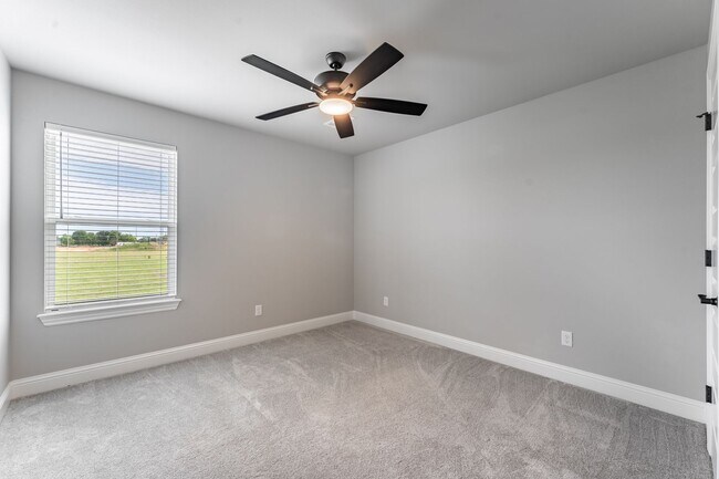 Building Photo - Newly Built Bentonville Home