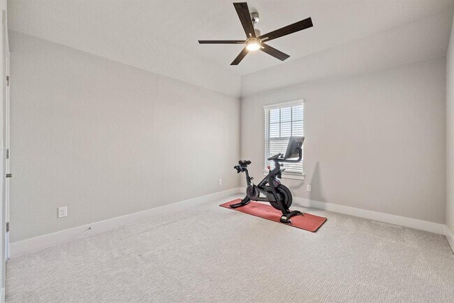 Building Photo - 708 Pinnacle Dr