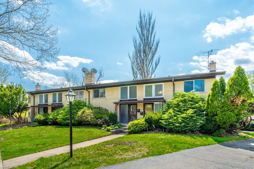 Building Photo - 731 Hibbard Rd