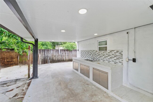 Building Photo - 1835 NW 85th St