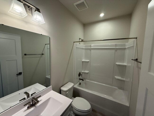 Building Photo - 1013 Arborway Ln
