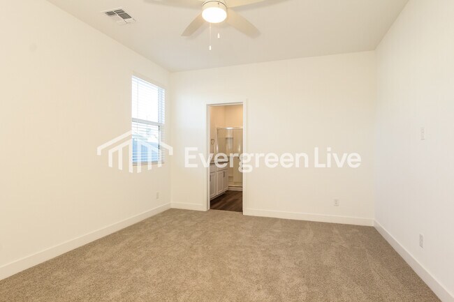 Building Photo - 9117 N 181st Ave