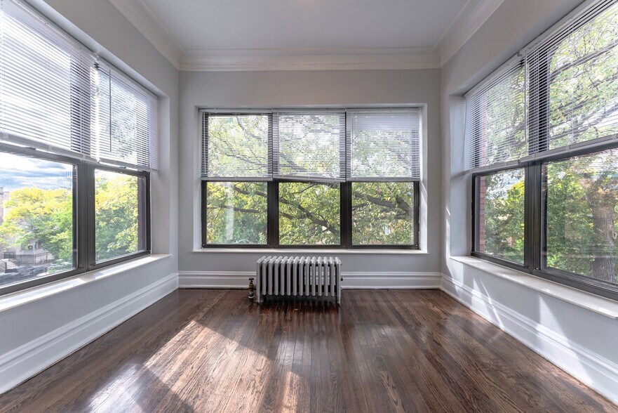 Building Photo - 4707 N Albany Ave