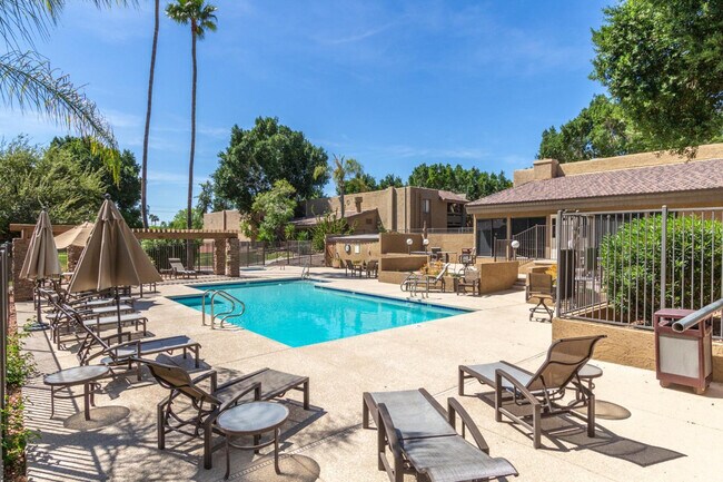 Building Photo - 3825 E Camelback Rd