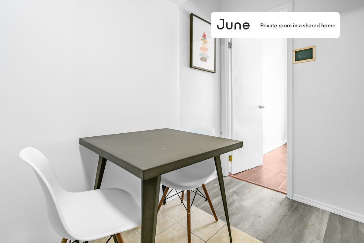 Building Photo - Room in Shared 3 bed/1 bath home