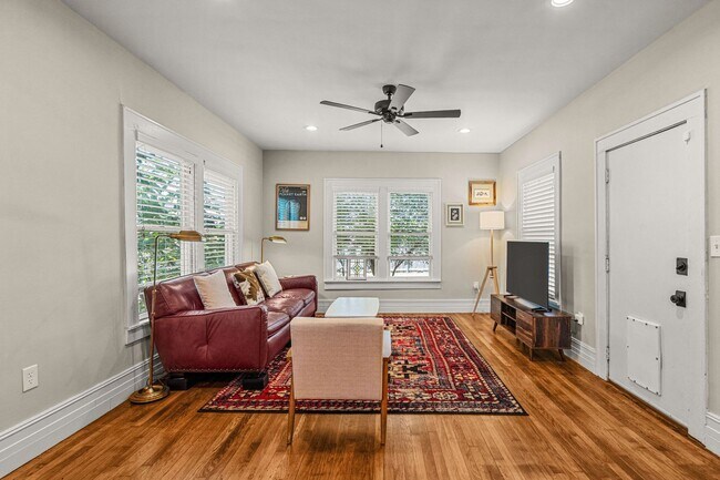 Building Photo - 2200 Hurley Ave