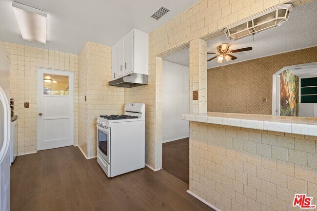 Building Photo - 1155 Miller Ave