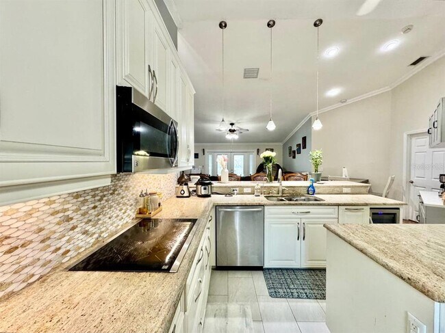 Building Photo - 13035 Royal George Ave