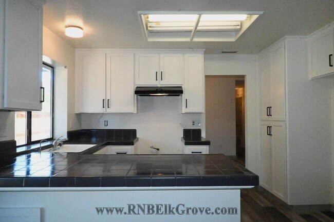 Building Photo - 9301 Quintanna Ct