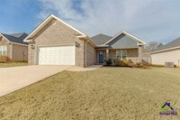 Building Photo - Beautiful Home that looks Brand New / First Full Month's Rent FREE with a 13 Month Lease!!