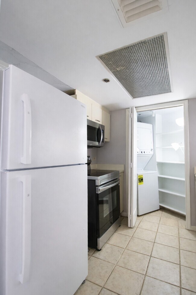 Building Photo - 3525 Sage Rd