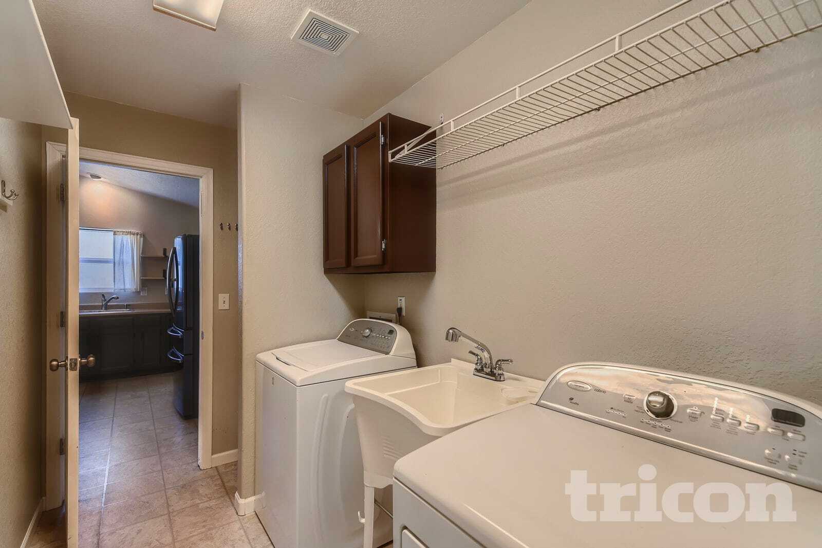 Building Photo - 115 N 42nd Ave