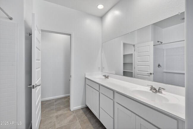 Building Photo - 2994 E Barrel Race Rd