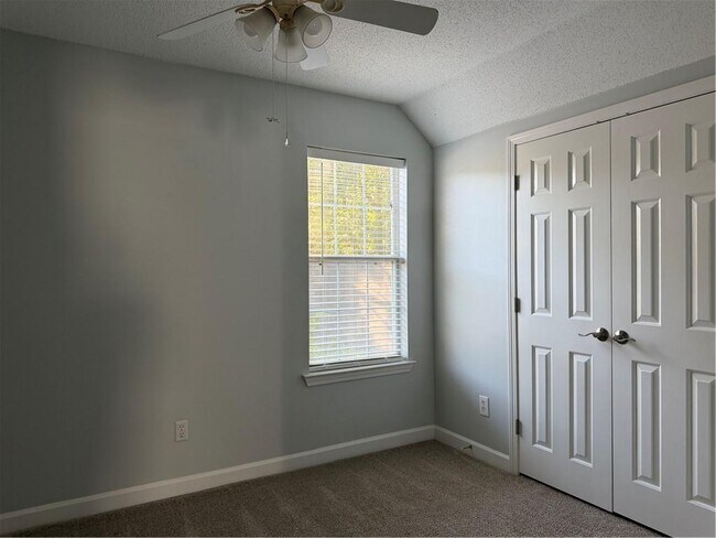 Building Photo - 964 Wildwood Ave