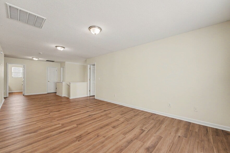 Building Photo - 4419 Karlbrook Ln