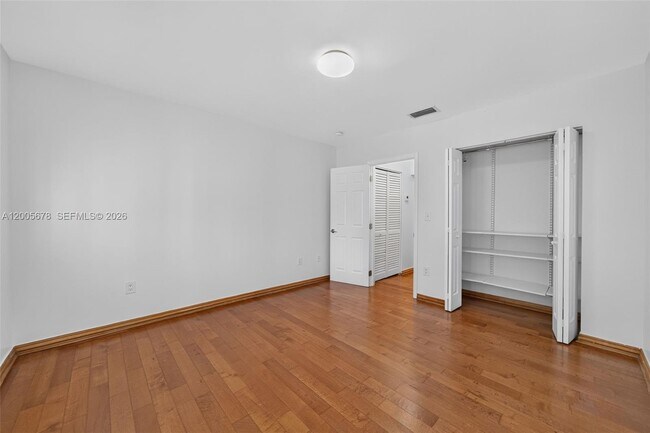 Building Photo - 1237 Aduana Ave