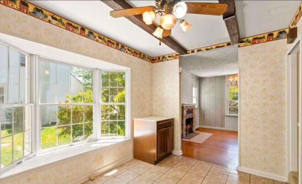 Building Photo - 2602 Stone Hedge Dr