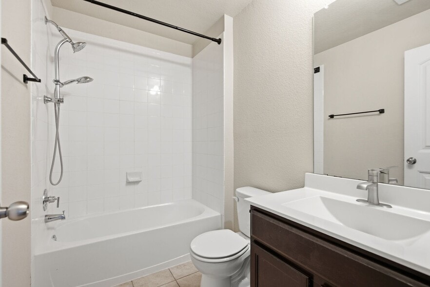 Building Photo - 5813 Roderick Dr