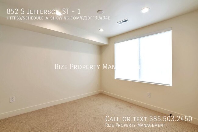 Building Photo - 852 Jefferson St W