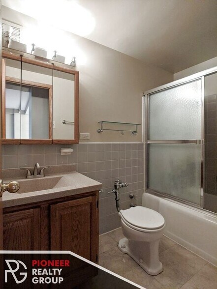 Building Photo - 4180 N Marine Dr