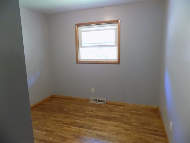 Building Photo - 108 Hillsdale St