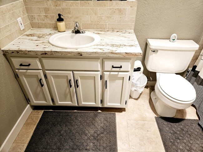 Building Photo - 2010 Constitution Ave