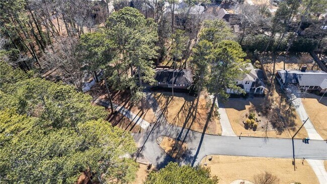 Building Photo - 2038 S Akin Dr