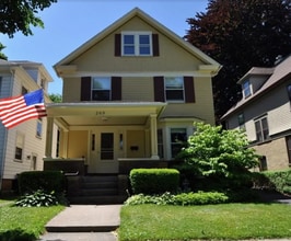 Building Photo - 4-Bedroom Single Family Home in the Desirable Park Ave Area!