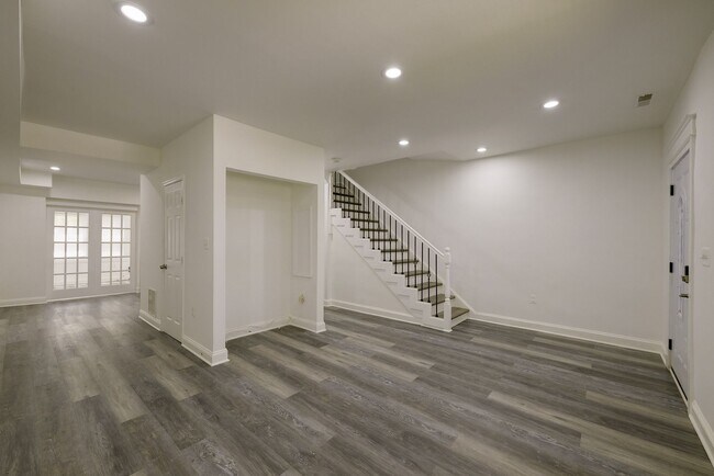 Building Photo - Charming & Renovated Petworth Rowhouse with Parking -  Available Now!