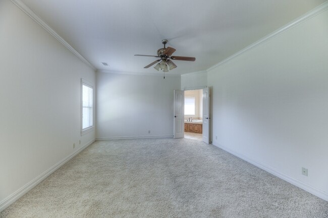 Building Photo - 11841 S Pittsburg Ave