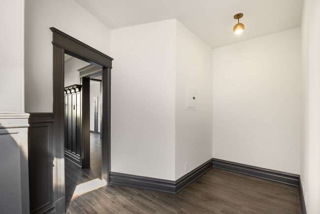 Building Photo - 558-560 Greenwich Street (1067r)