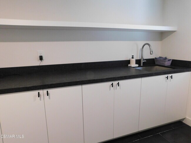 Building Photo - 30024 Quail Run Dr