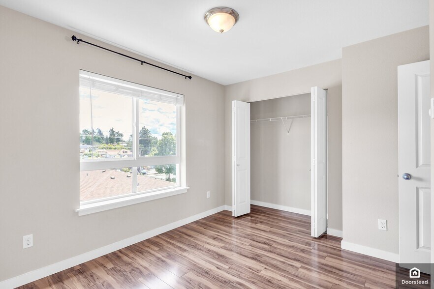 Building Photo - 4841 S Chicago St