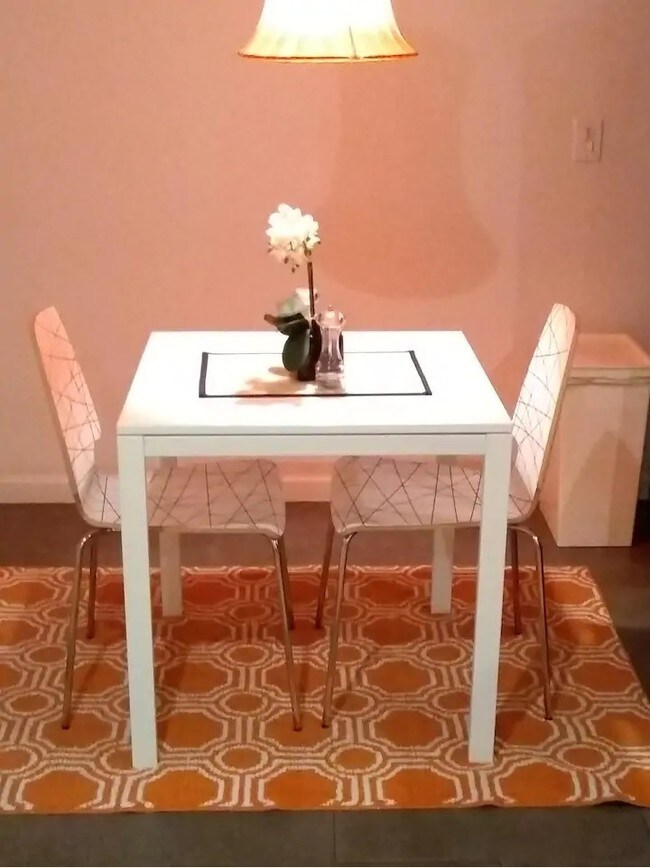 Building Photo - 1811 Ivar Ave