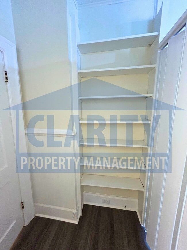 Building Photo - 2 bedroom apartment next to Lee University...
