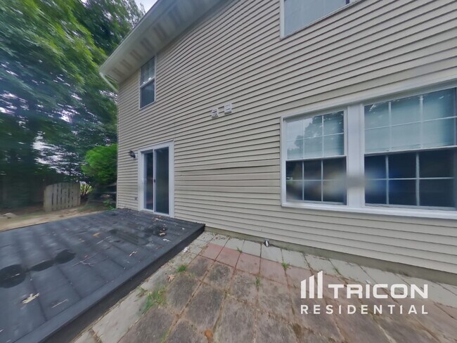 Building Photo - 4111 Lancaster Cir