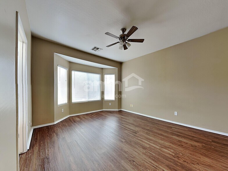 Building Photo - 11709 W Jefferson St