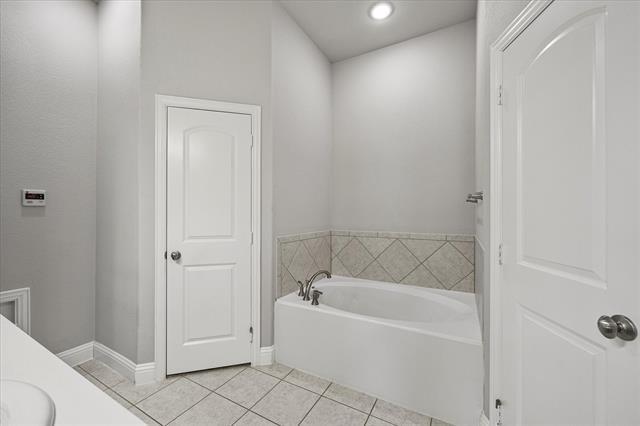 Building Photo - 1825 Tuscany Dr