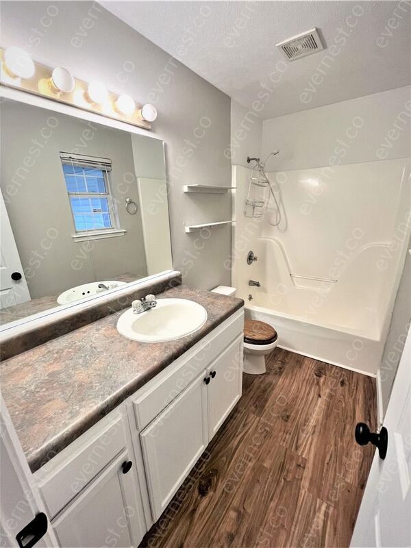 Building Photo - 238 Village Cove