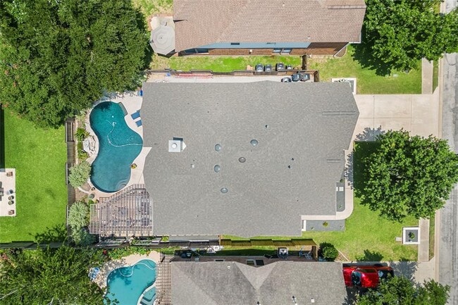 Building Photo - 14936 Thatcher Dr